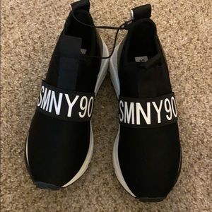 Girls size 1 Steve Madden NY90